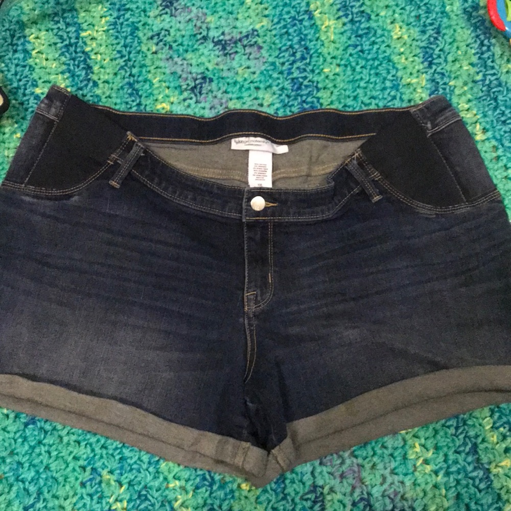 Liz Lange maternity shorts xxl